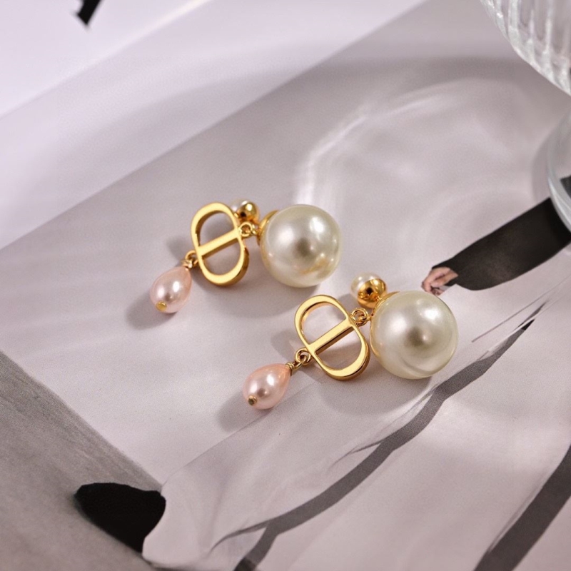 chr1st1an D10r earrings